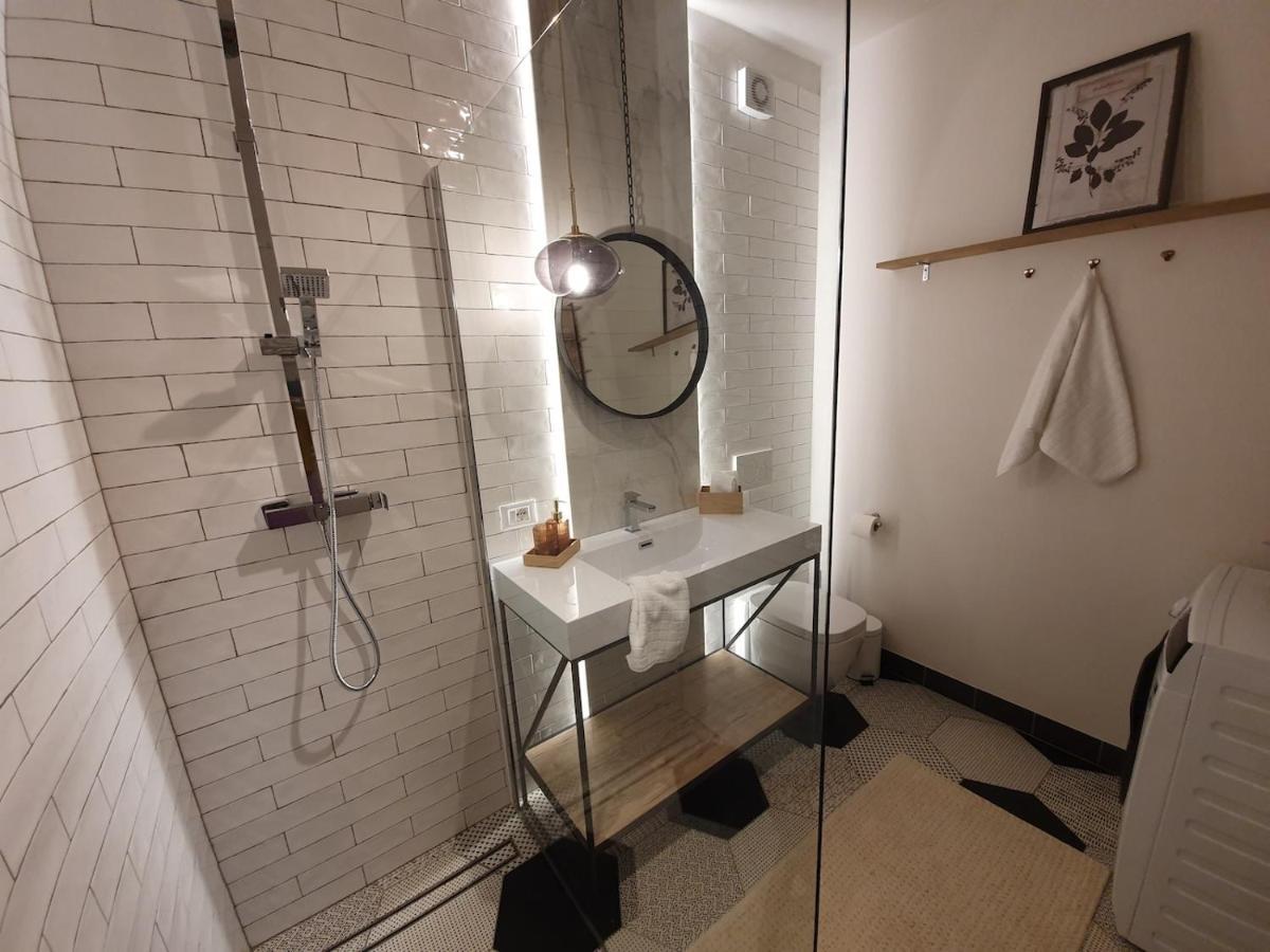 The Mirror Guesthouse - Terme ميرانو المظهر الخارجي الصورة