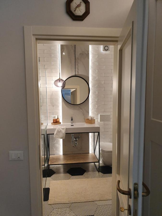 The Mirror Guesthouse - Terme ميرانو المظهر الخارجي الصورة